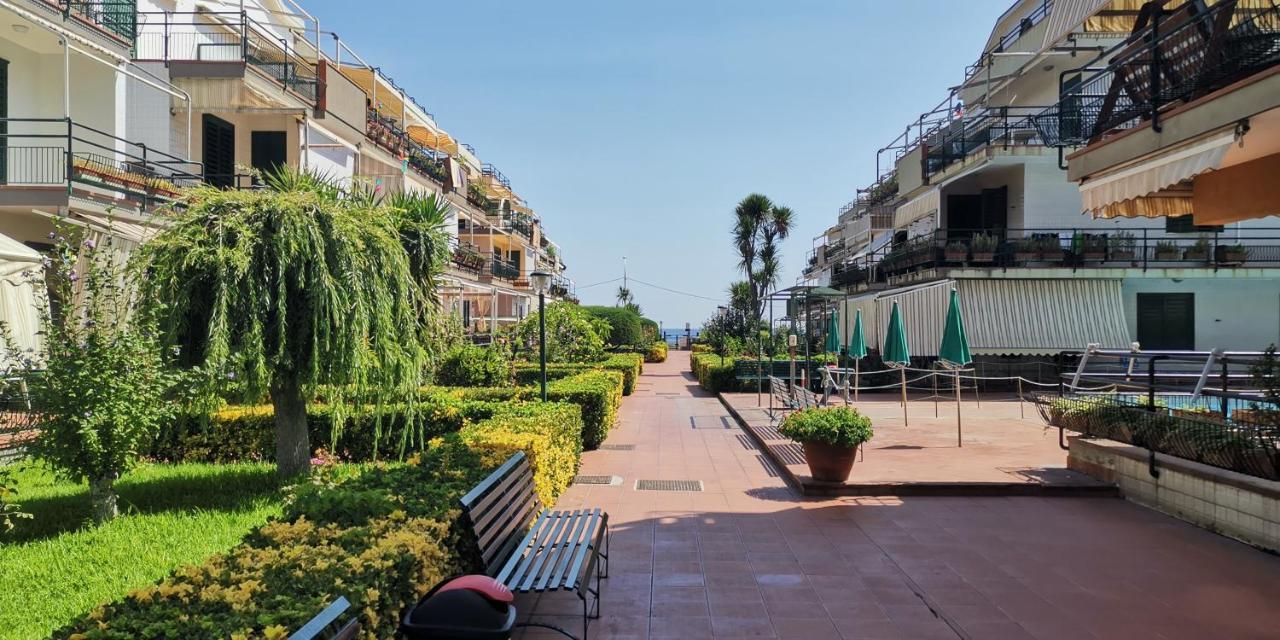 Sea Garden, Fronte Mare Con Piscina Διαμέρισμα Mascali Εξωτερικό φωτογραφία